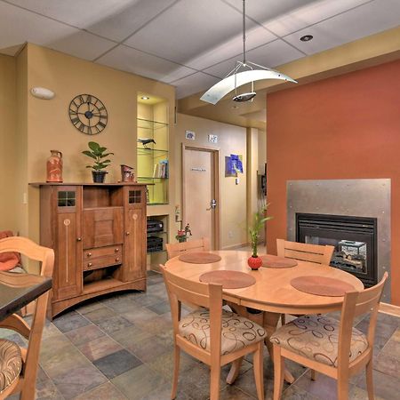 Idyllic Dtwn Anchorage Condo With Fireplace! Luaran gambar