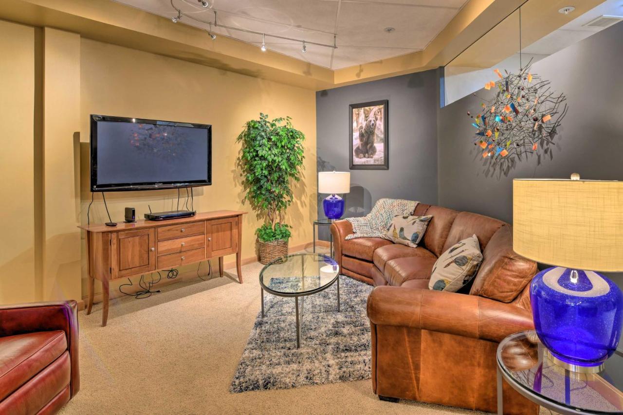 Idyllic Dtwn Anchorage Condo With Fireplace! Luaran gambar