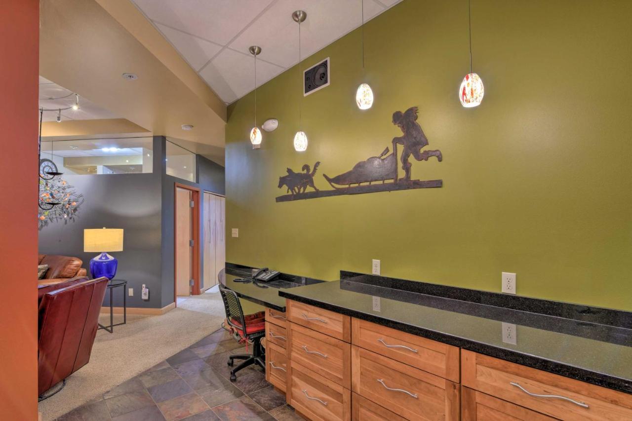 Idyllic Dtwn Anchorage Condo With Fireplace! Luaran gambar