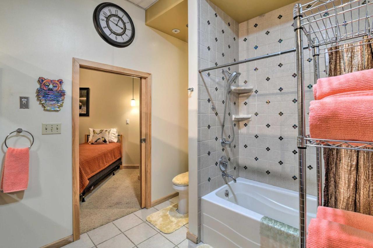 Idyllic Dtwn Anchorage Condo With Fireplace! Luaran gambar