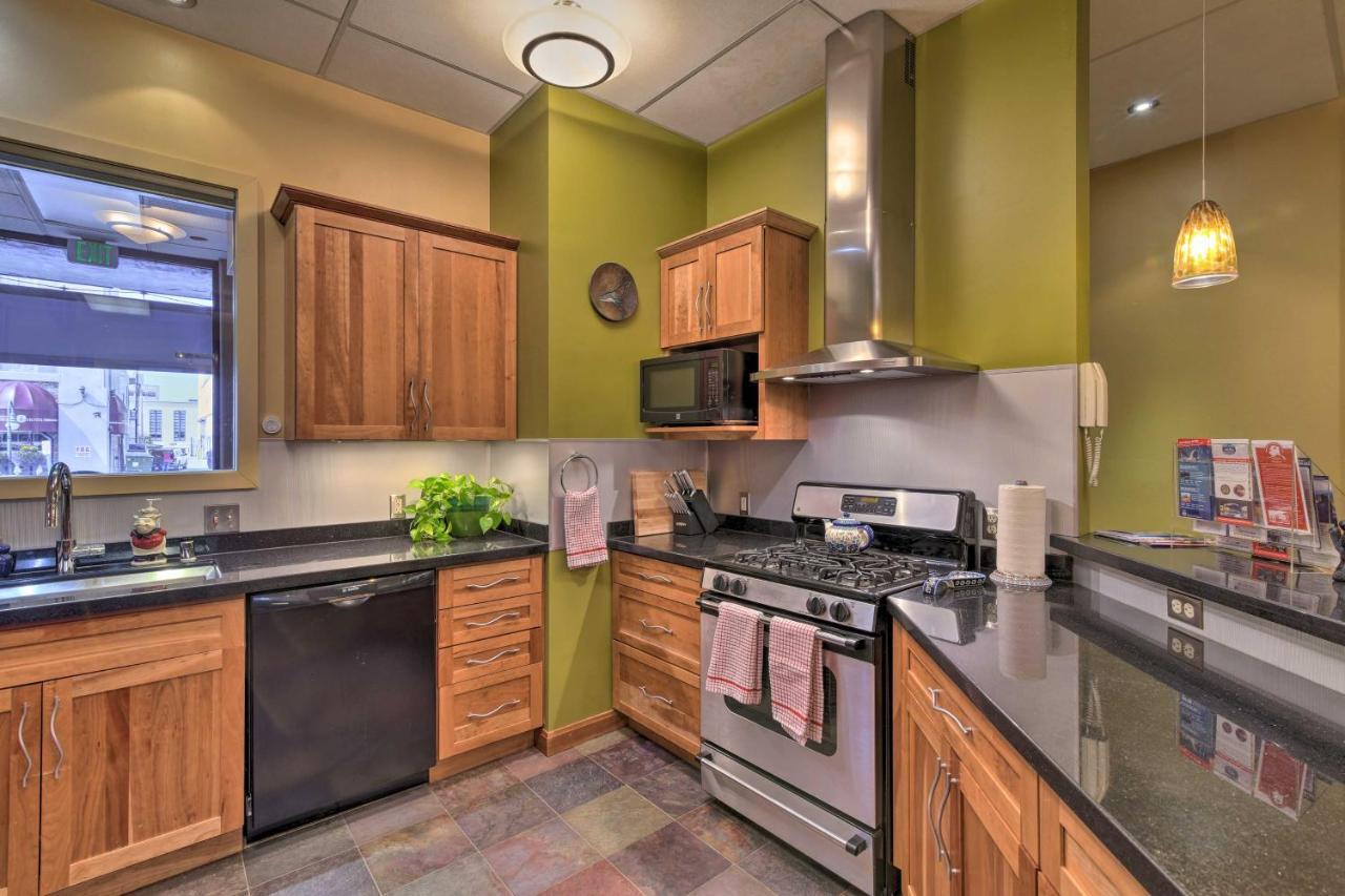 Idyllic Dtwn Anchorage Condo With Fireplace! Luaran gambar